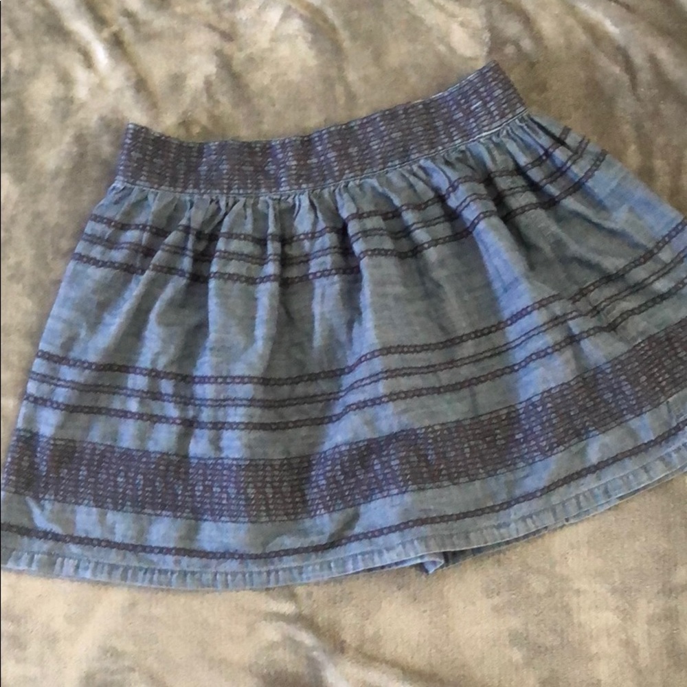 American Eagle size 4 navy skirt